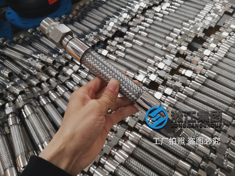 空調軟管發(fā)貨現(xiàn)場“小軟管大作用” 空調軟管發(fā)貨現(xiàn)場“小軟管大作用”